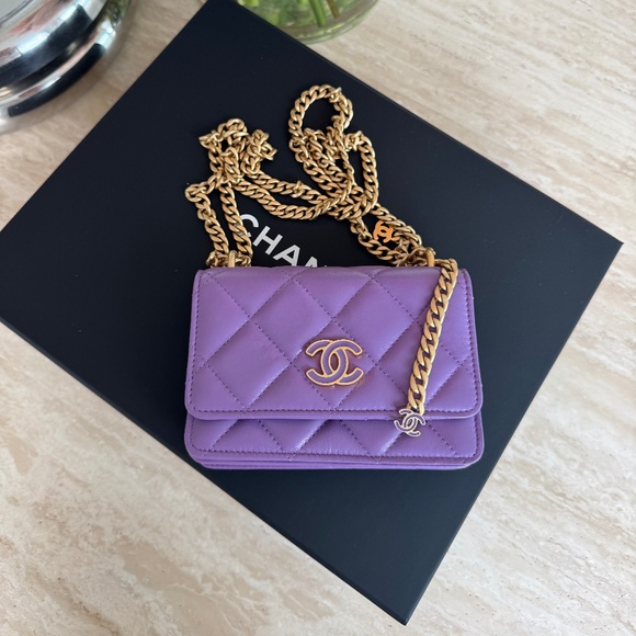 Purple Chanel Wallet on Chain - Picture 1 of 12